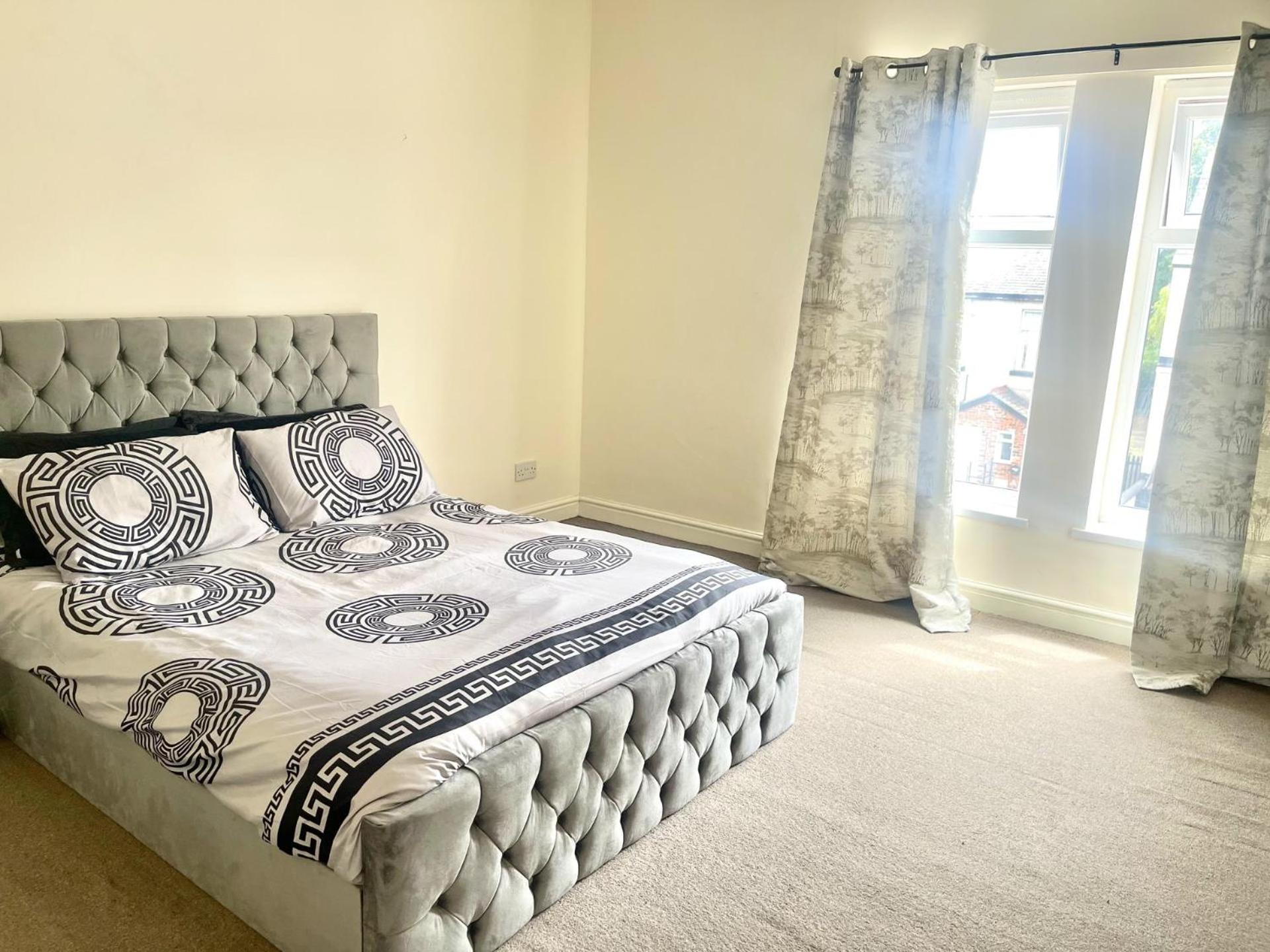 Stylish 1-Bed Apt - Sleeps 4 - Parking - Wifi Manchester Ngoại thất bức ảnh