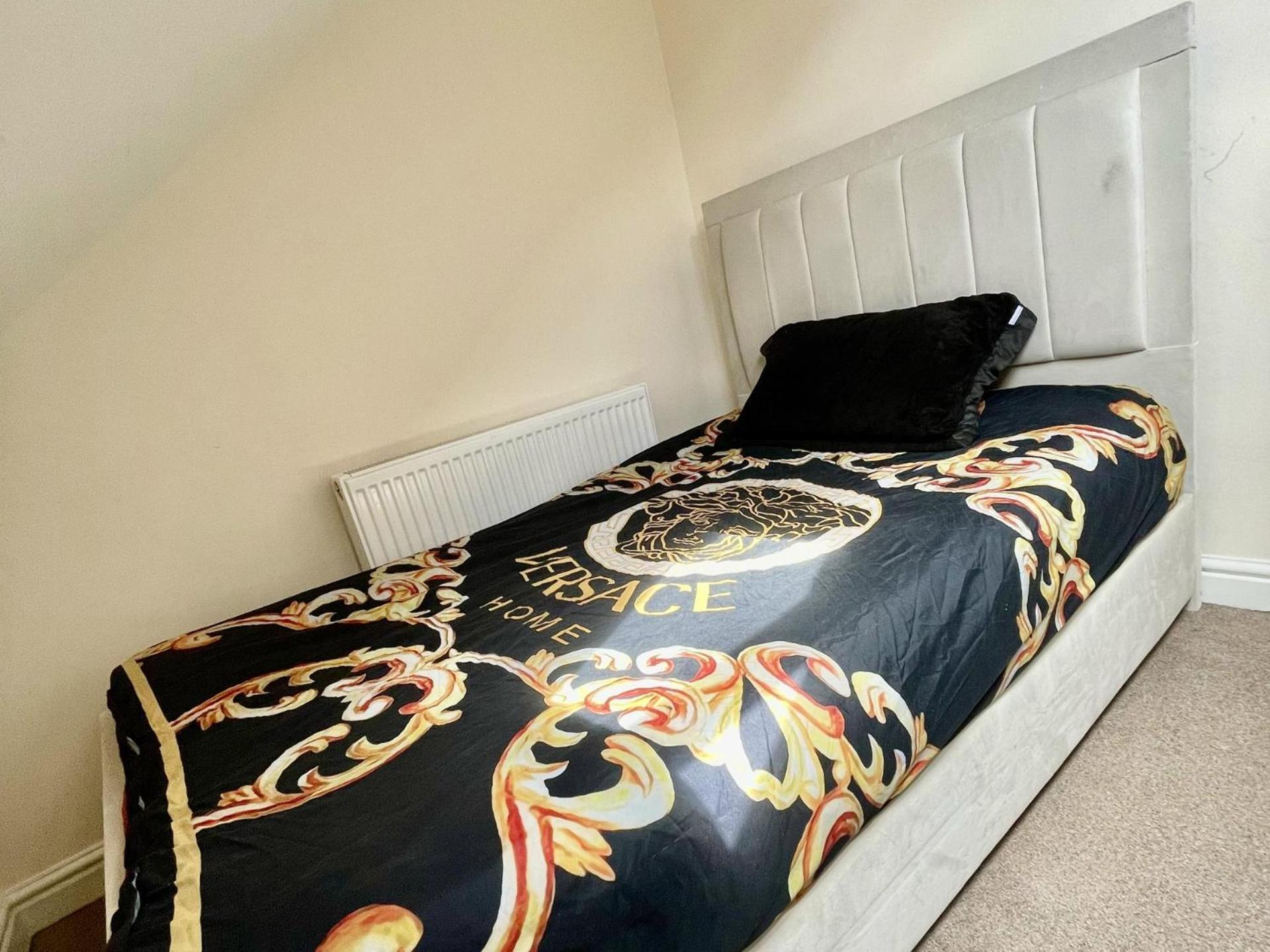 Stylish 1-Bed Apt - Sleeps 4 - Parking - Wifi Manchester Ngoại thất bức ảnh